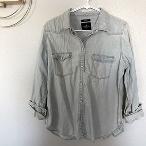 American Eagle Chambray Snap Shirt